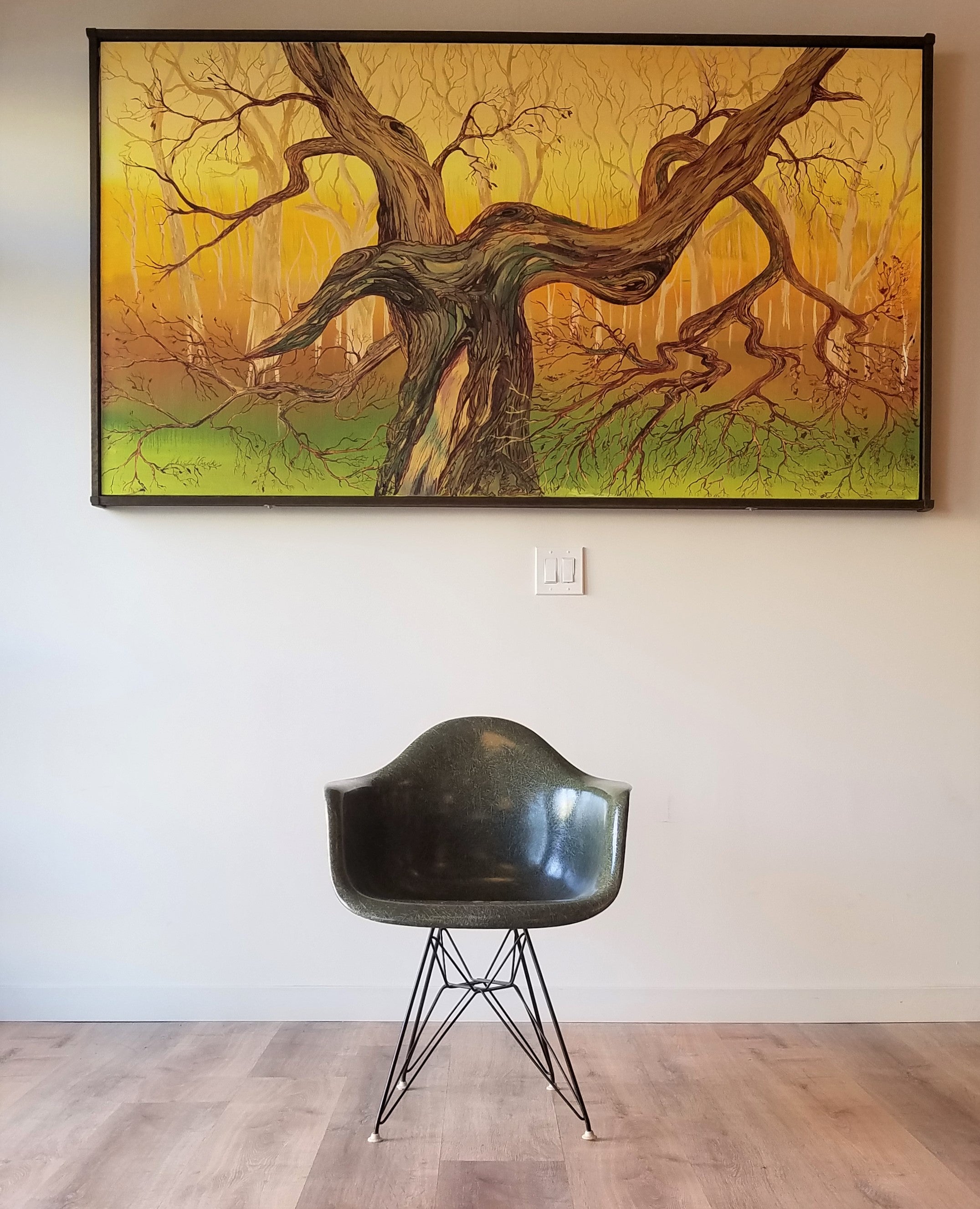 Front View of American Mid-Century Modern DAR Dining Chair designed by Charles and Ray Eames in Ballard, Seattle.