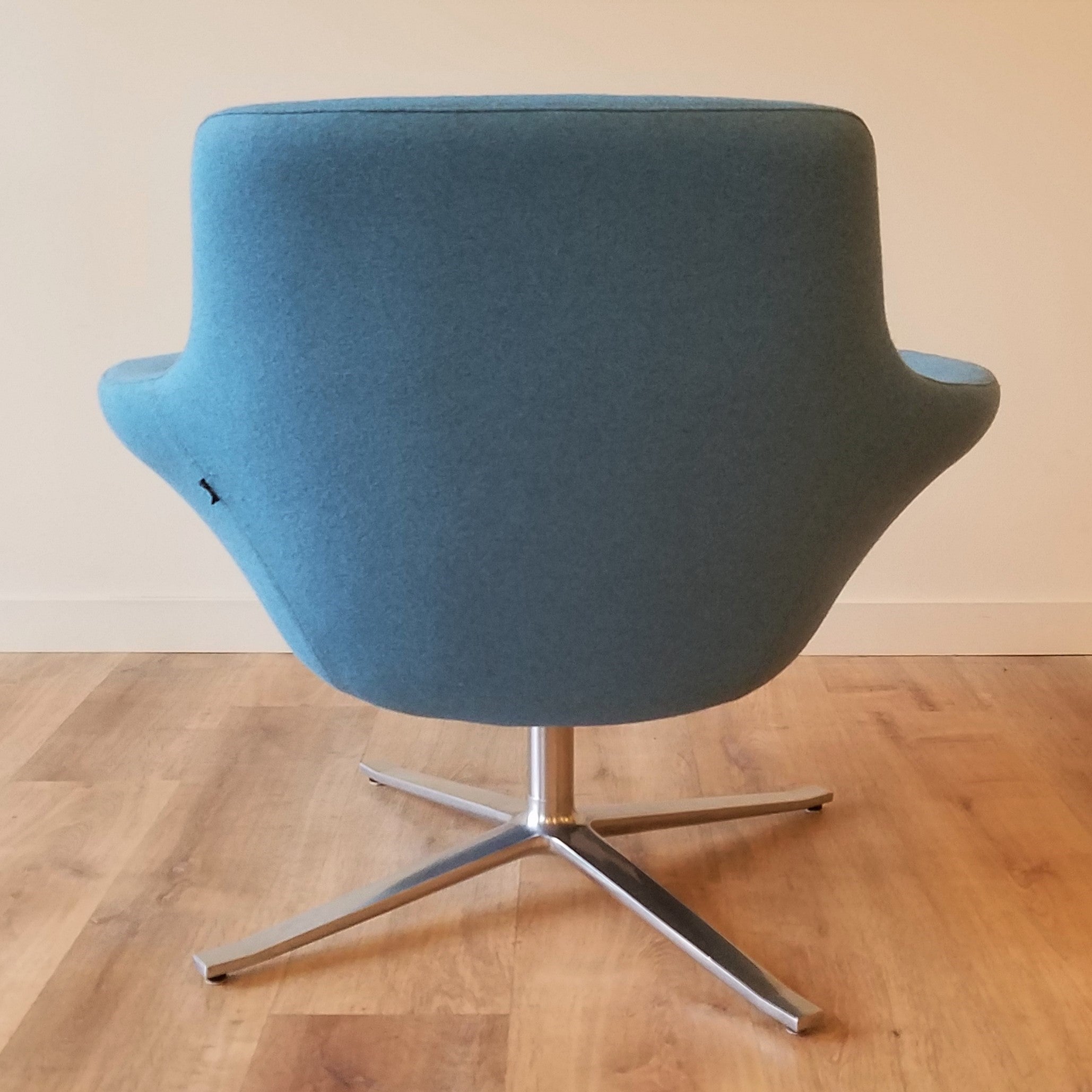 Steelcase 'Bob' Swivel Lounge Chair