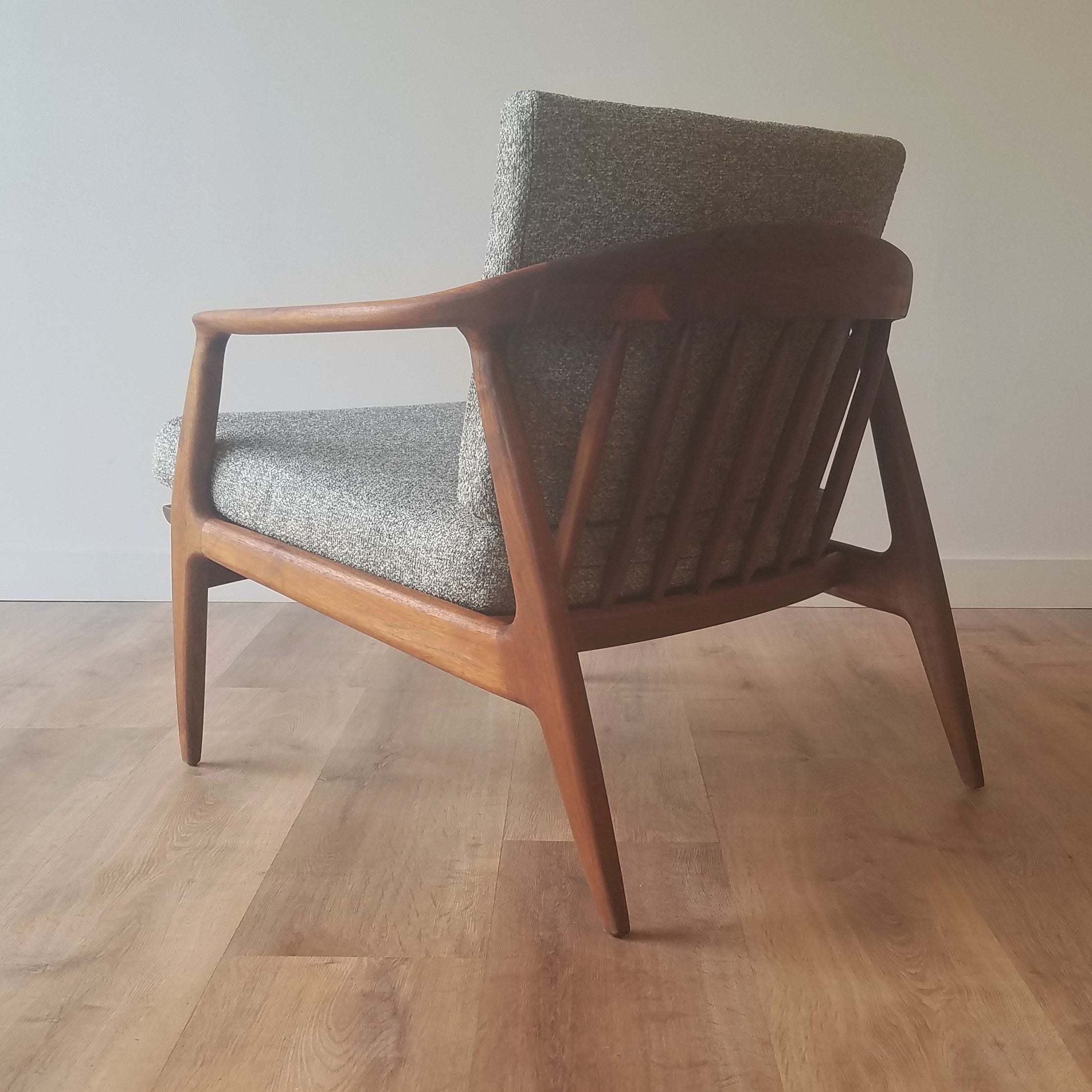 Folke Ohlsson Armchair (72-C)