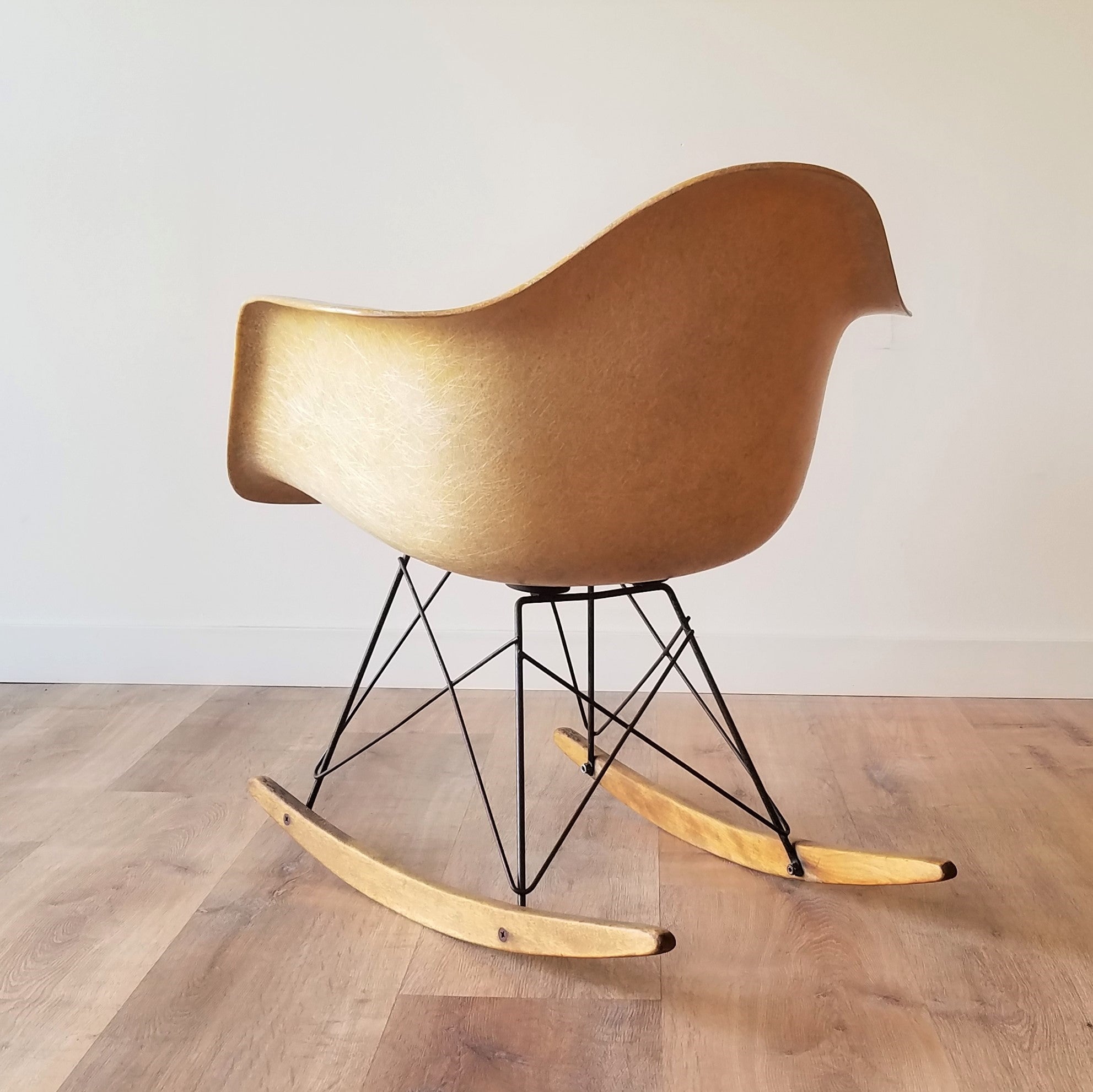 Back Quarter View of American Mid-Century Modern 1960s RAR Rocker by Charles and Ray Eames in Seattle, Washington.