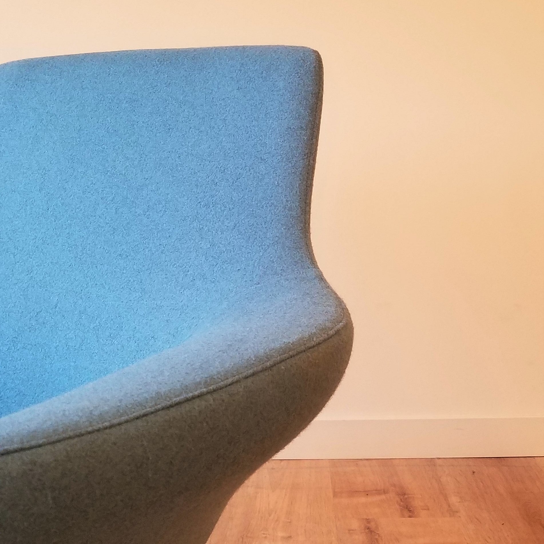 Steelcase 'Bob' Swivel Lounge Chair