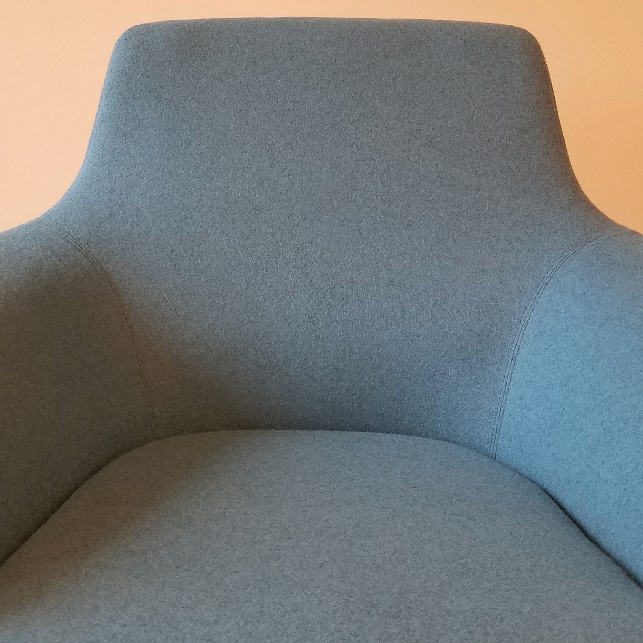 Steelcase 'Bob' Swivel Lounge Chair