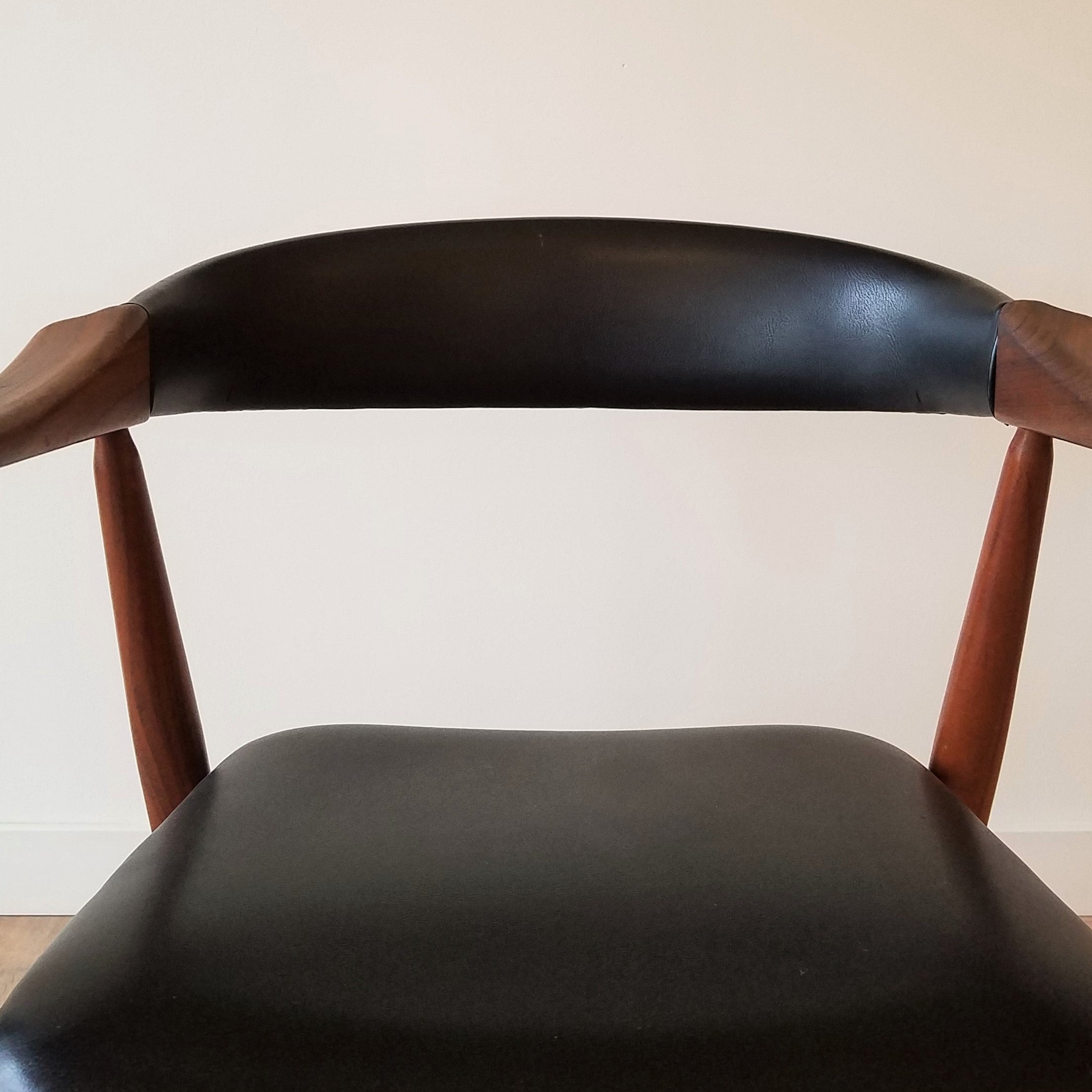 Thomase Harlev Model 213 Side Chair
