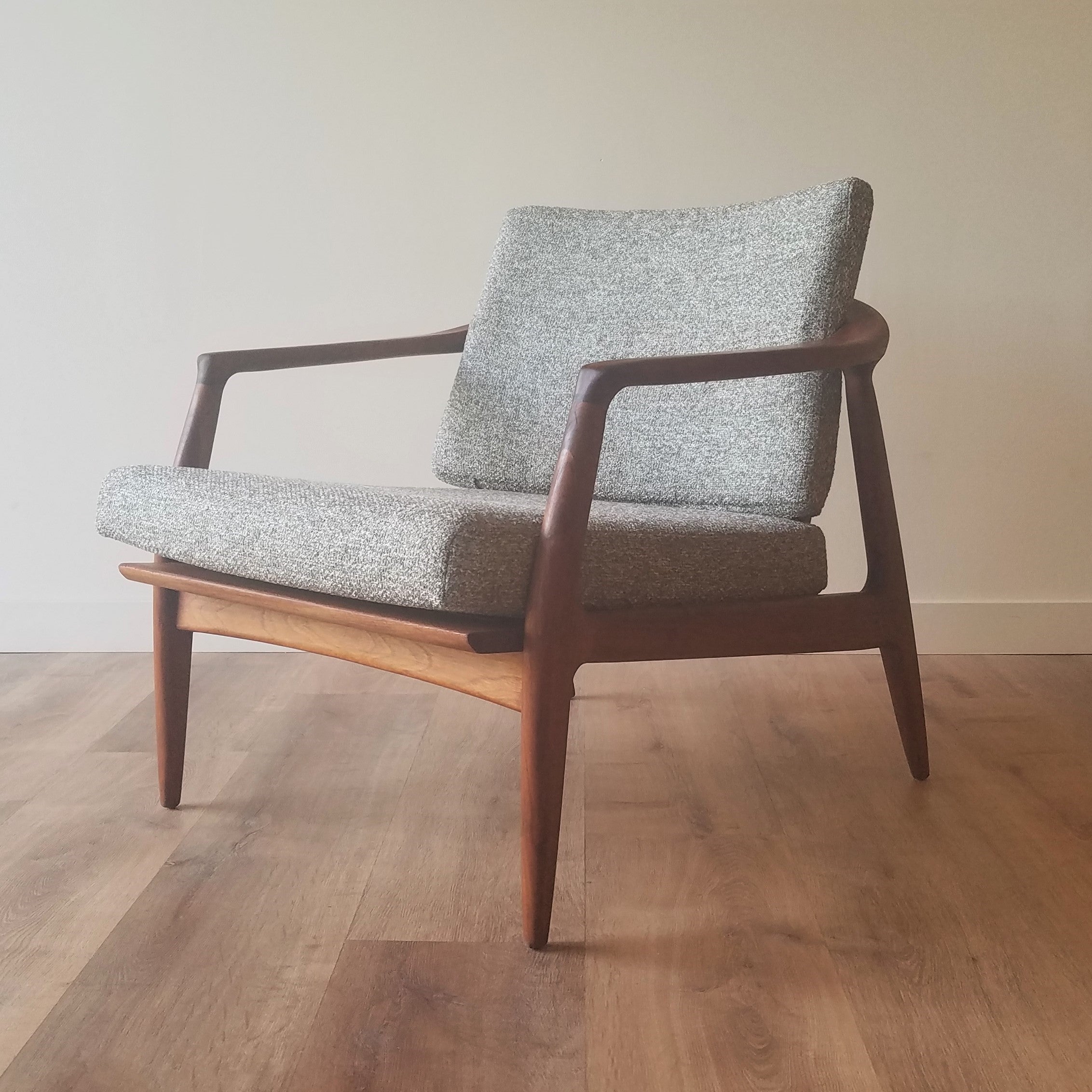 Folke Ohlsson Armchair (72-C)