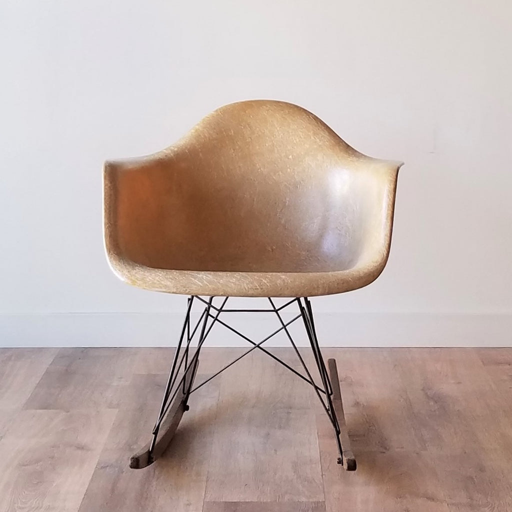 Front View of American Mid-Century Modern 1960s RAR Rocker by Charles and Ray Eames in Seattle, Washington.