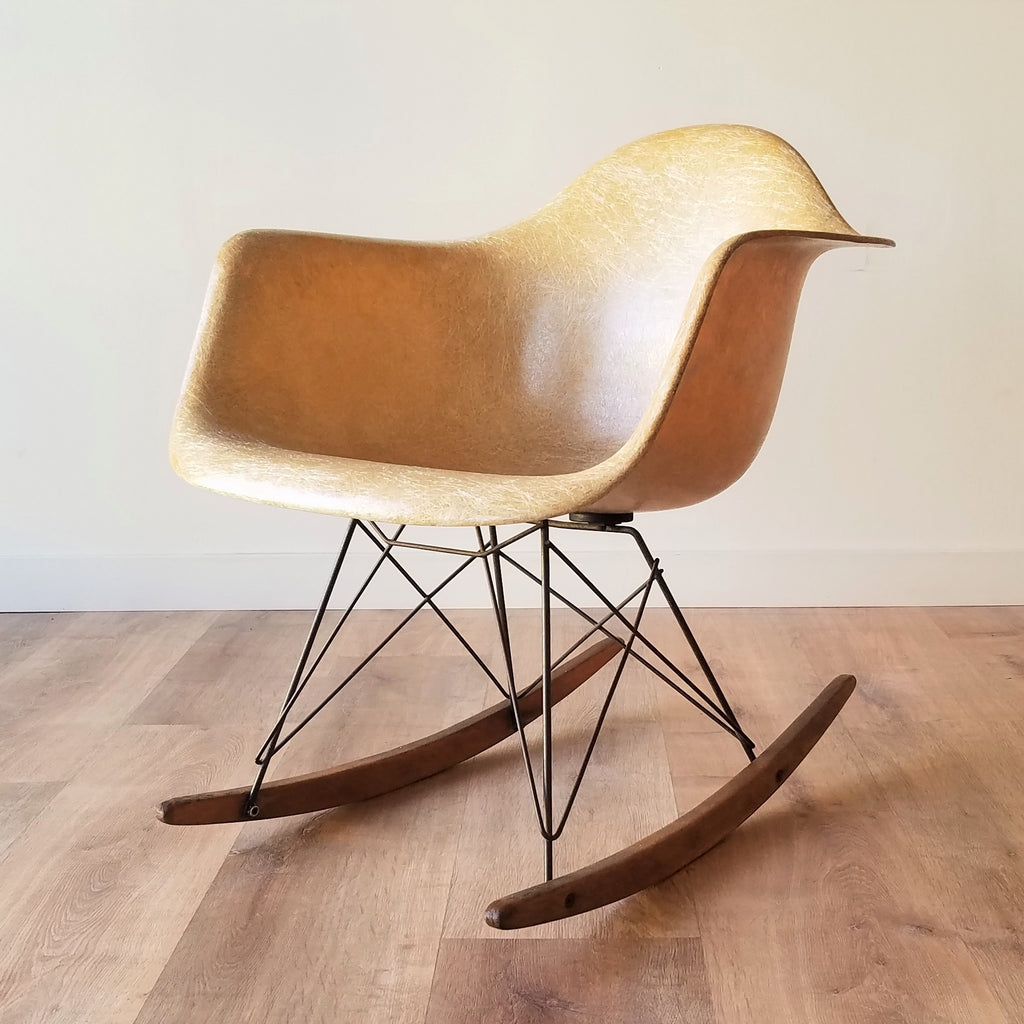 Front Quarter View of American Mid-Century Modern 1960s RAR Rocker by Charles and Ray Eames in Seattle, Washington.