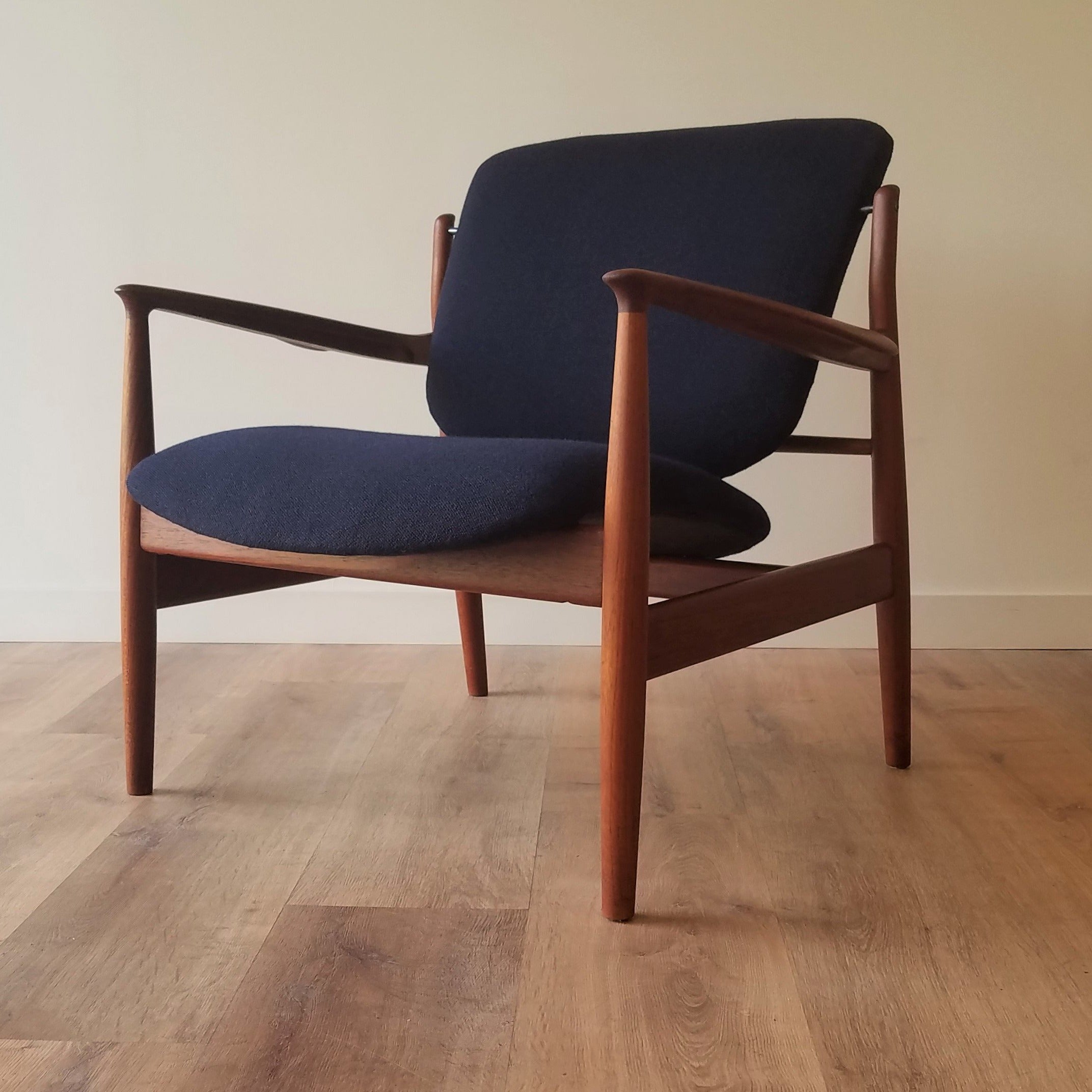 Finn Juhl Lounge Chair (Fd-136)
