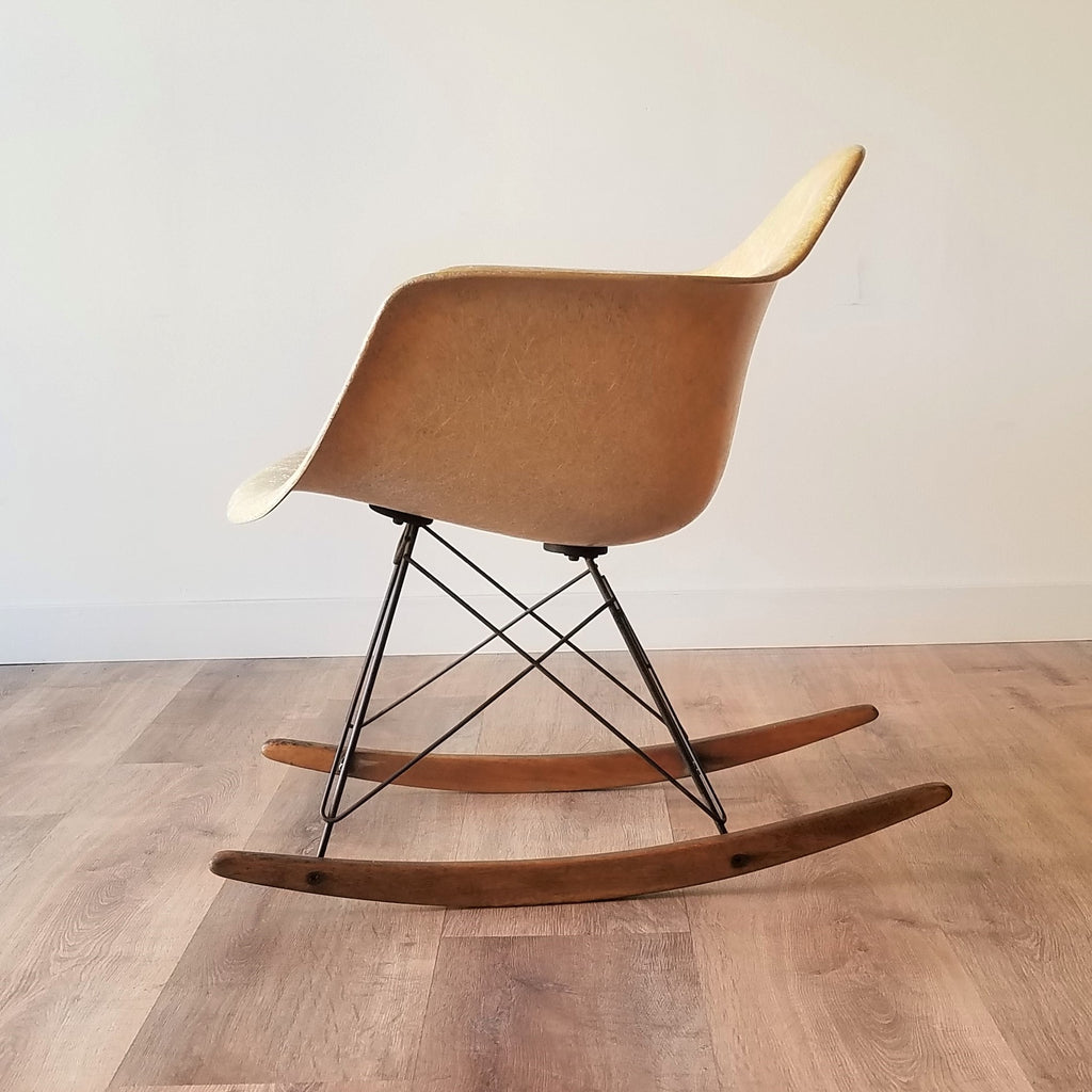 Side View of American Mid-Century Modern 1960s RAR Rocker by Charles and Ray Eames in Seattle, Washington.
