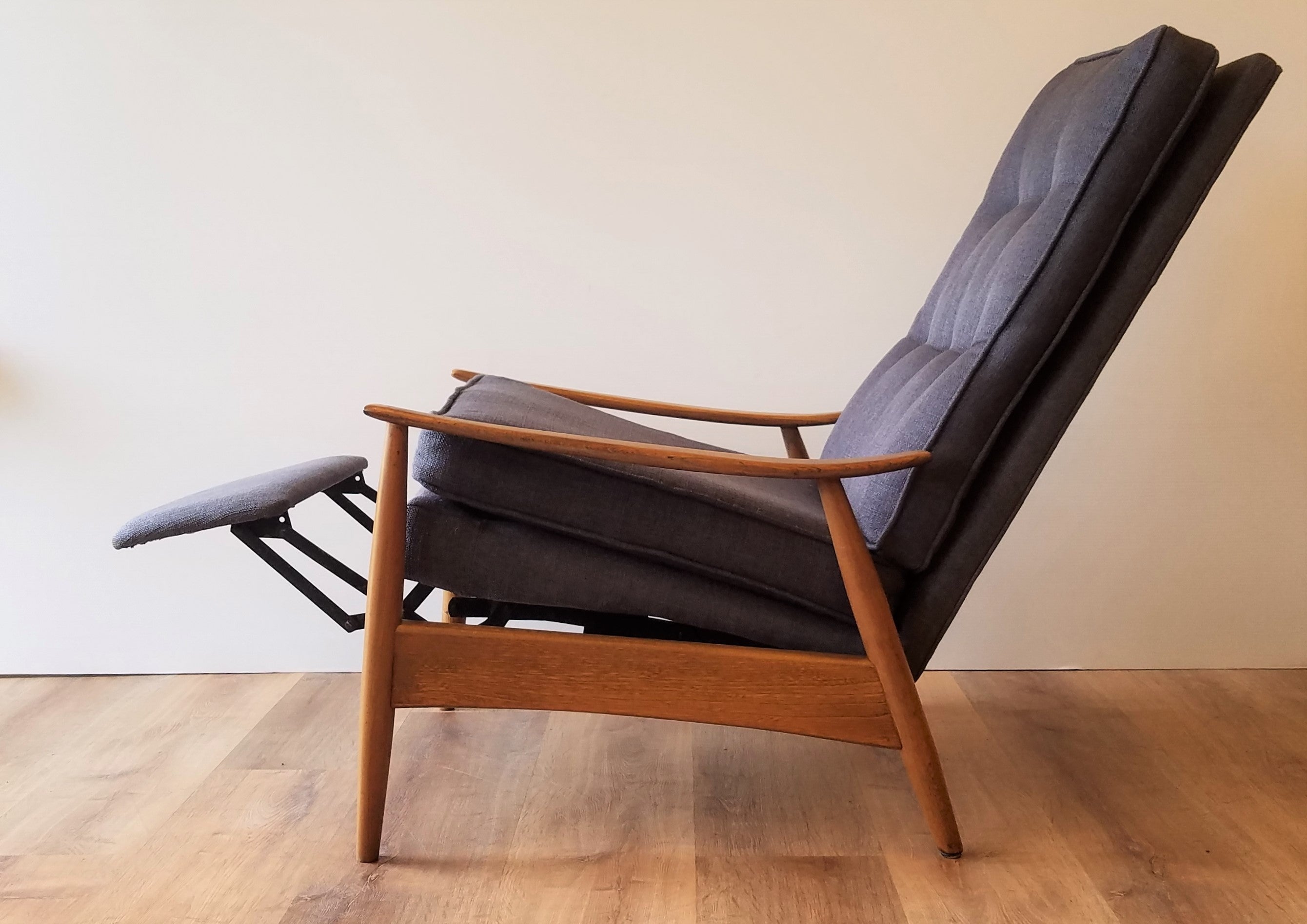 Milo Baughman Recliner